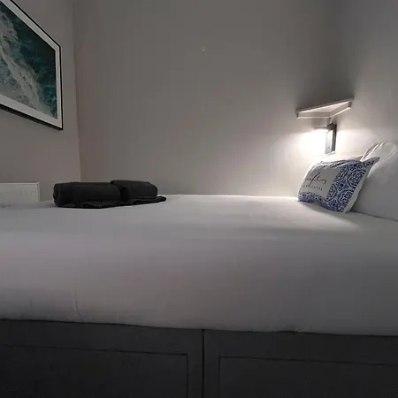 Хостел The Nest Strandhill *