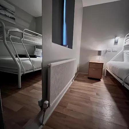 The Nest Strandhill بيت شباب سلايغو