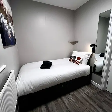 The Nest Strandhill Hostel *