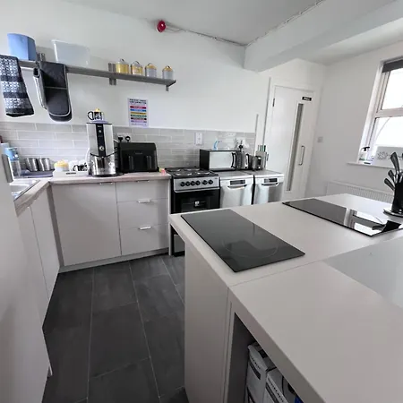 Хостел The Nest Strandhill *