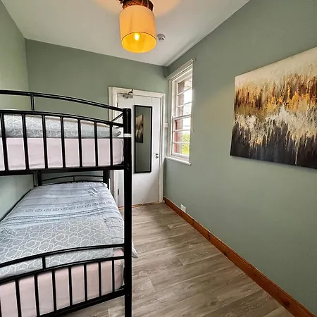 بيت شباب The Nest Strandhill سلايغو