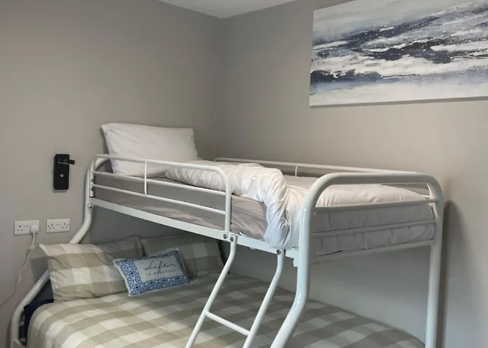 The Nest Strandhill 호스텔 *